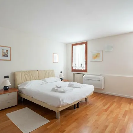 Apartman Ca' Coriandolo *